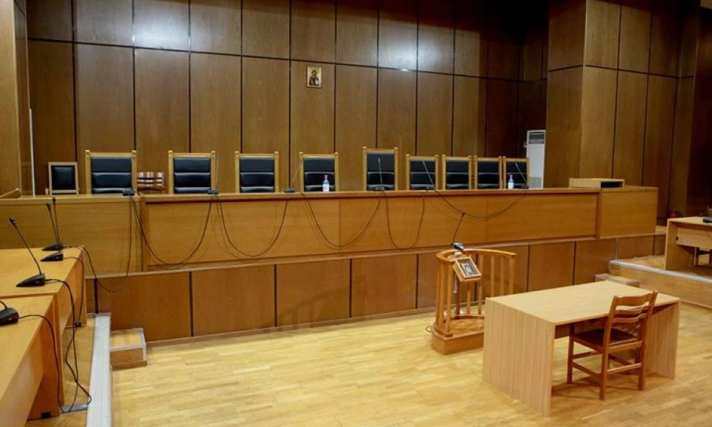 Δίκη προπονητή ιστιοπλοΐας: «Δεν υπήρξε σεξουαλική κακοποίηση» – Ξέσπασε σε λυγμούς η αθλήτρια